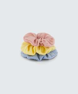 Clothing wholesaling: Scrunchie - Butter Lemon