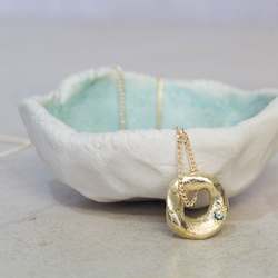 Circle Pendant - Yellow Gold with Green Sapphire - Small