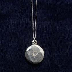 Io Pendant - White Gold with Diamond