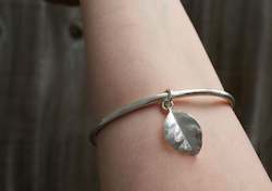 Ramarama Leaf Bangle - Sterling Silver