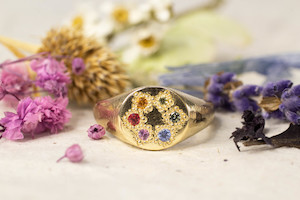 Jewellery manufacturing: Rainbow Signet Ring - 9ct Yellow Gold with Sapphires