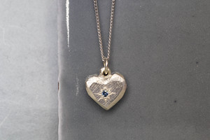 Heart Pendant - White Gold with Sapphire