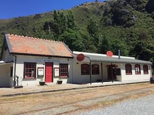 Kingston Flyer Cafe and Bar - Queenstown