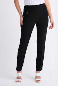 Womenswear: Essential Pant