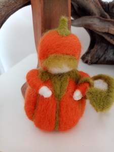 decor: Needlefelted figurine : Pumpkin