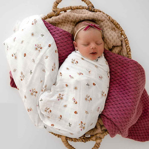 Snuggle Hunny Organic Muslin Wrap Ladybug