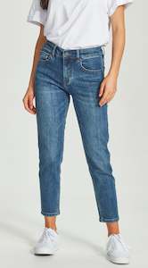 Womenswear: Junkfood Jeans Kailey Dark Blue Short Stuff Jean