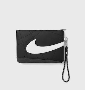 Nike Icon Blazer Wristlet | Large