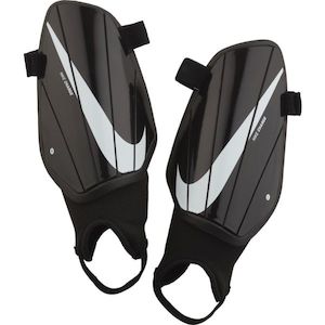 Soccer: NIKE CHARGE SHINGUARD