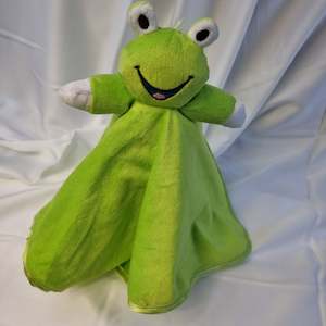 Nursery Decor: Freddy Frog Blankie / Comforter