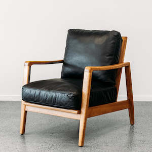 Yukon leather armchair in black and natural