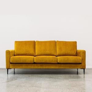 Voyager sofa in magma dijon