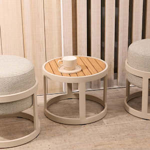 Furniture: Bon outdoor side table