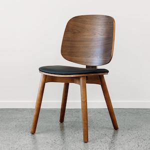 Gemini c20 dining chair in walnut