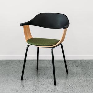 Moss dining chair in green