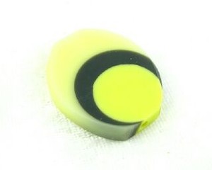 Craft material and supply: Resin, Oval Multi, Yellow/Black, 33x28mm (10pc)