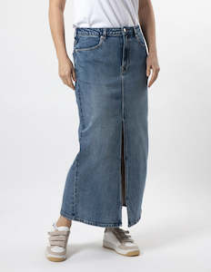 Denim Collection: STELLA ESSENTIALS Ryder Skirt - Mid Wash