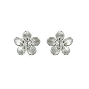 Studs - NZ Manuka Flower Matte