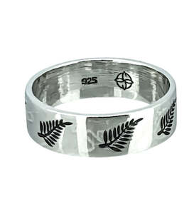 Jewellery: Ring - Band with Silver Ferns