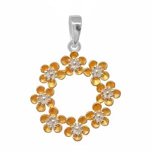 Pendant - NZ Manuka Flower Wreath with Yellow Gold Plate Petals