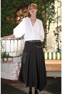 Clothing: People Pleats-er skirt /Black