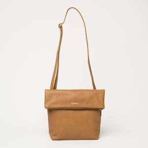 Duffle&Co: The Zahra Bag - Vintage Tan