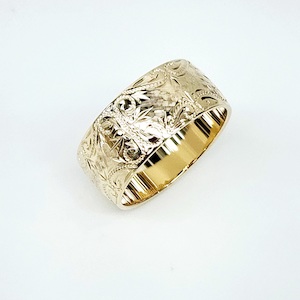 Jewellery: 10mm Wide Hand Engraved Around Ring 9ct Yellow Gold Ring