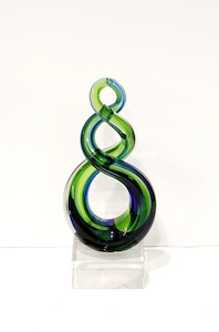 Beautiful Maori Design Double Twist Green & Blue Glass Award / Trophy - 180mm High