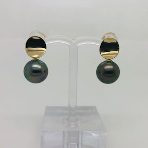 Jewellery: 9ct Yellow Gold 11.50-12.00mm Tahitian Black Pearl Stud Earrings