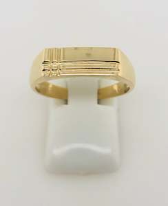 9ct Gold Gents Ring 013