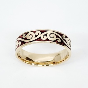 9ct Yellow Gold 6mm Wide Koru Patterned with Red Spectrum Infill Wedding / Dress Ring