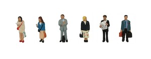 Toy: Graham Farish 379-304 Station Passengers Standing