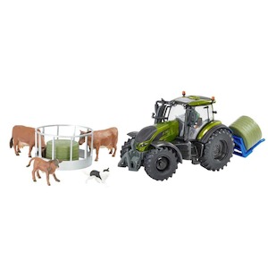 Britains 43323 Valtra Metallic Olive Green Playset