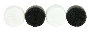 Britains 43142A2 Wrapped Bales – 2 white & 2 black