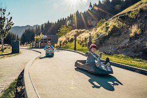 Travel agency: Queenstown Skyline Gondola& Luge 天空纜車&滑板車 - 喜田舒旅