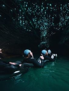 Waitomo-Black Labyrinth 懷托摩 迷宮探險 黑水漂流之旅 - 喜田舒旅