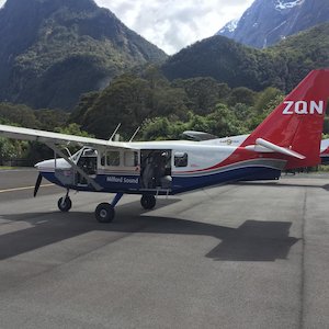 Real Journeys Milford Sound Fly Over (return Queenstown) 皇后鎮出發飛越…