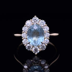 Jewellery: 1.56ct Oval Aquamarine