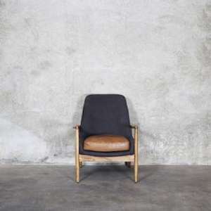 Yukon Armchair – Tan Leather & Black Canvas