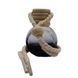 Mini hanging car diffuser - Black raspberry & vanilla fragrance.