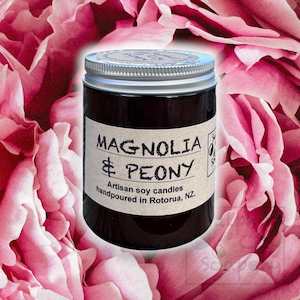 Soap manufacturing: Magnolia & Peony candle 150g