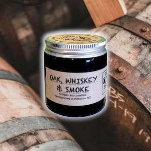 Soap manufacturing: Oak, Whiskey & Smoke scented soy candle. 80g