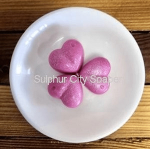 Soap manufacturing: Sweet pea scented soy melts