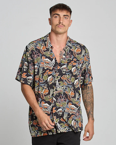 Clothing: Mad Hueys Island Captain SS Shirt-Black