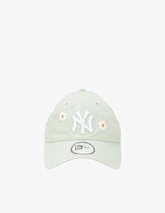 Casual Classic Daisy New York Yankees Cap- Soft Grass White