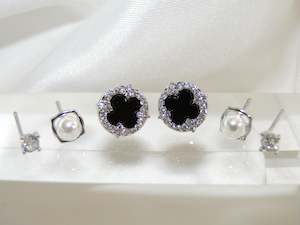 Internet only: Silver Blossom Stud Earrings Set