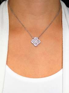 Internet only: Shine Flower Platinum plated Necklace