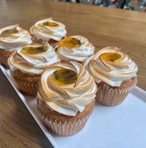 Cake icing or decorating: Coconut, lime & passionfruit cupcake (dairy free)