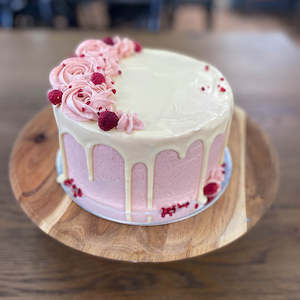 Cake icing or decorating: White Chocolate Cake