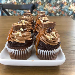 Snickers Cupcake